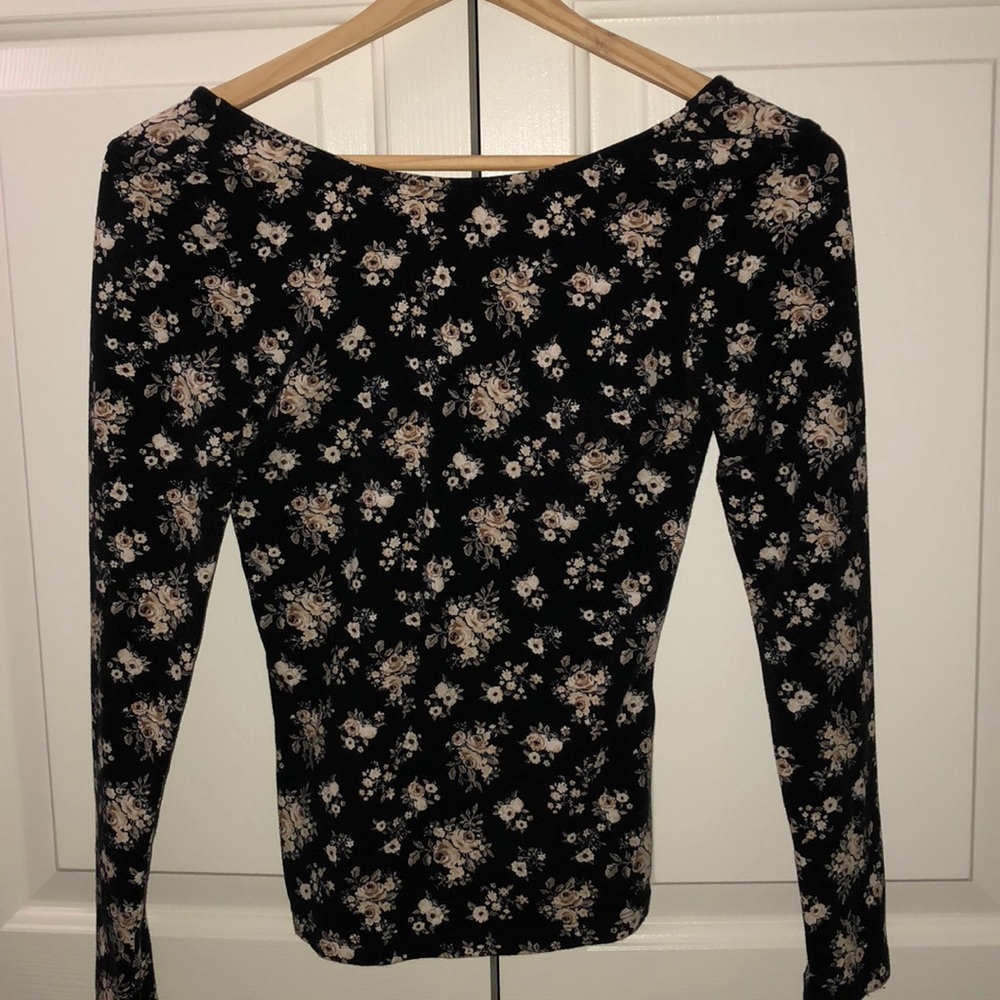 NWOT Floral Stretchy Knit Top